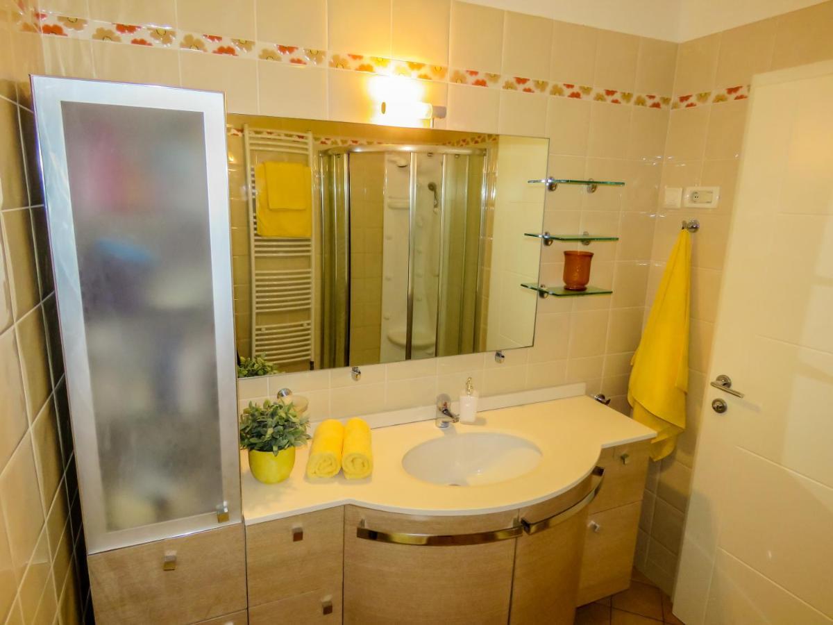 Apartment Palmic ロヴラン エクステリア 写真